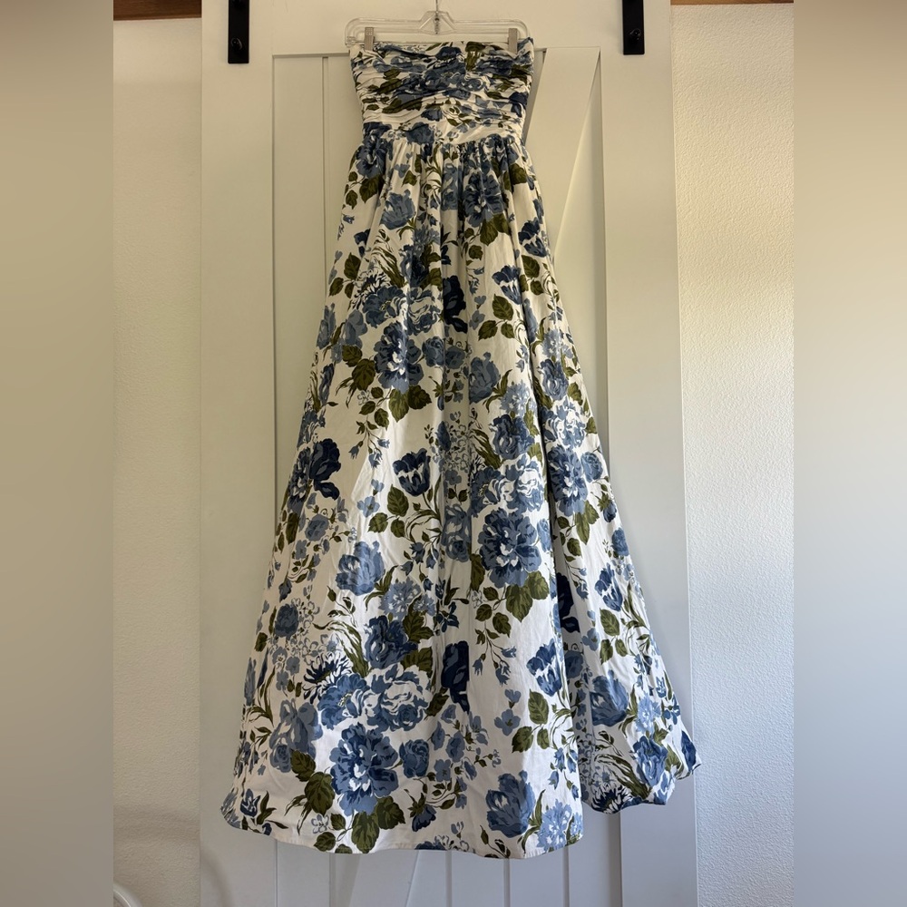 Reformation Kastoria Dress in the Lucca floral print - Picture 5 of 16
